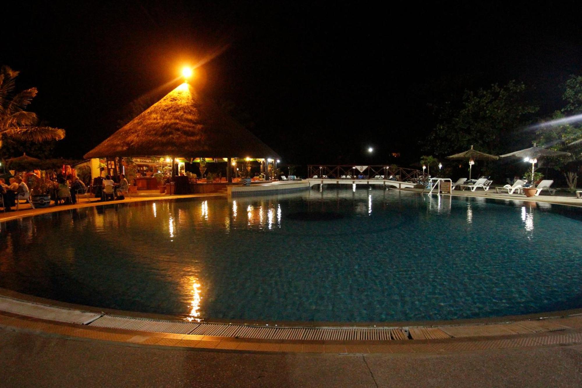 The Kairaba Beach Hotel Kololi Exterior foto
