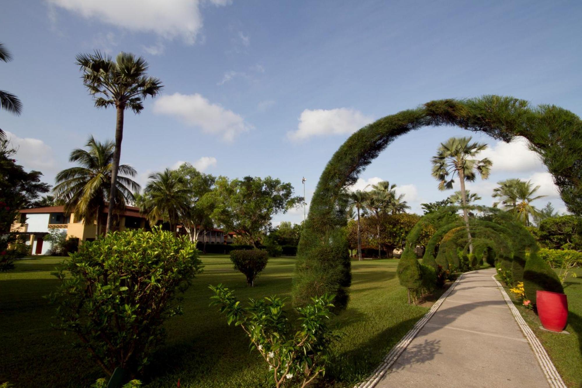 The Kairaba Beach Hotel Kololi Exterior foto